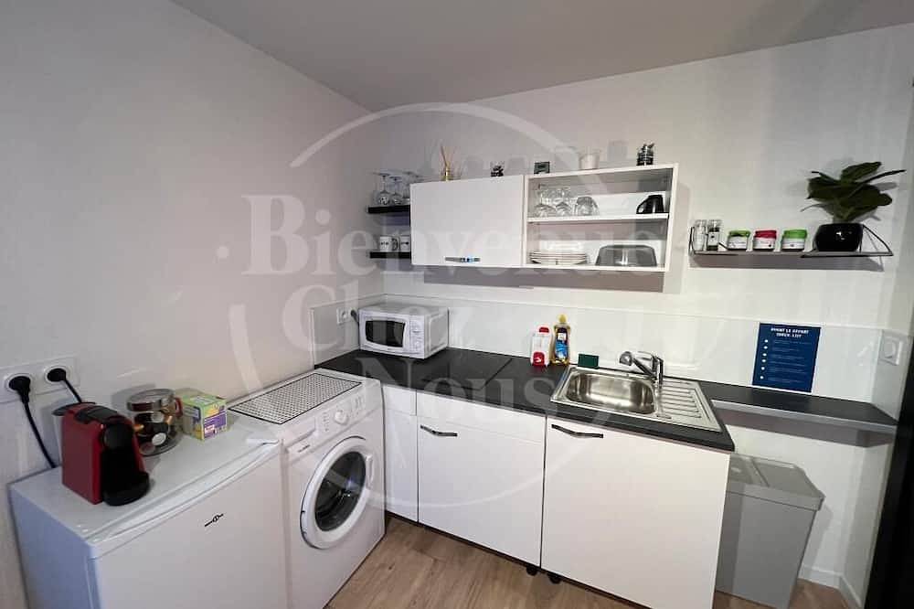 Entire apartment, F2, Av. Marx Dormoy Centre ville. (A) in Clermont-Ferrand, Volcans d'Auvergne Regional Nature Park