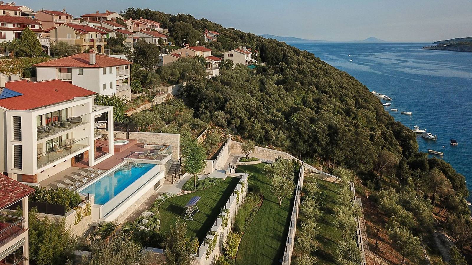Luxury Seafront Villa Labin Palace Ii with Pool in Duga Luka, Ostküste Istrien