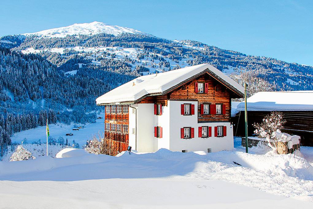 Ch 037.010 - Ferienhaus Cresta (ganzes Haus) in Rätikon Gebirgsgruppe, Luzein