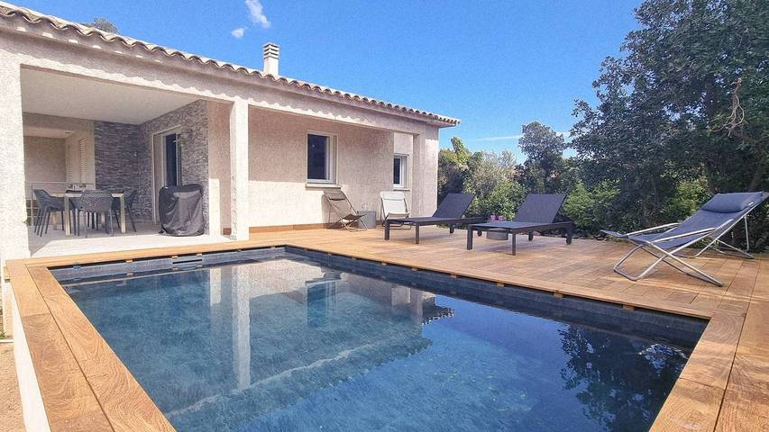 Gîte pour 4 personnes, avec piscine ainsi que terrasse et jardin à San-Gavino-di-Carbini - 4
