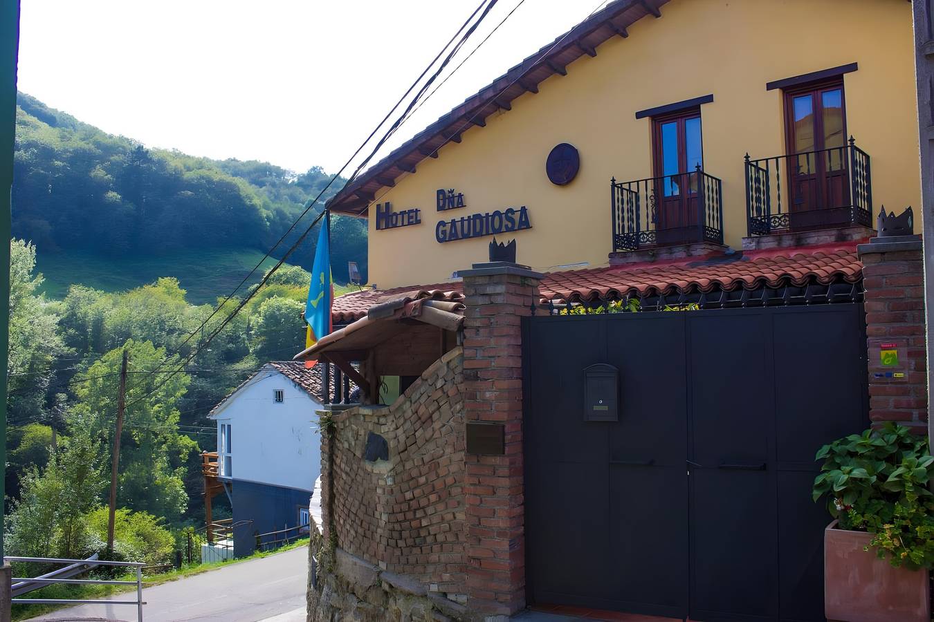 Zimmer 8 mit Bergblick und Gemeinschaftsterrasse in Lena, Cordillera Cantábrica