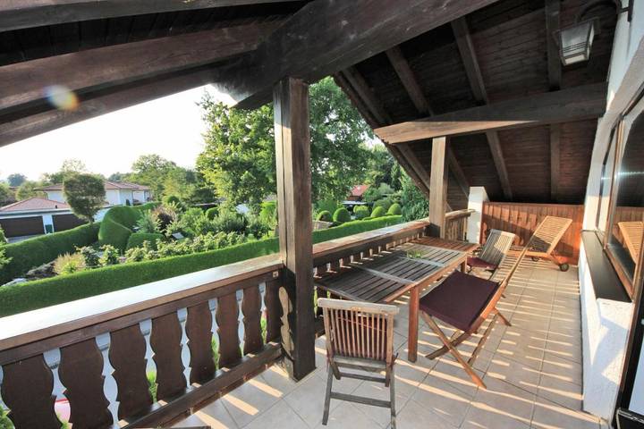 Ferienwohnung für 2 Personen, mit Balkon und Ausblick in Feldafing