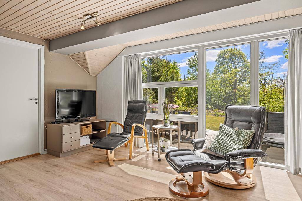 Ferienhaus mit Pool, Sauna und Spa in Henneby in Henne, Filsø See