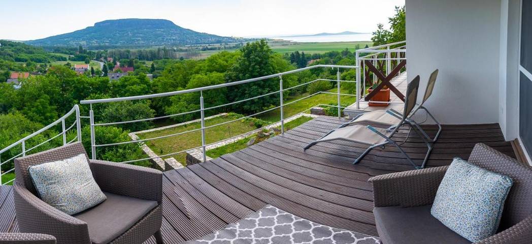 Location de vacances pour 6 personnes, avec vue ainsi que jardin et vue sur le lac à Szigliget - 3