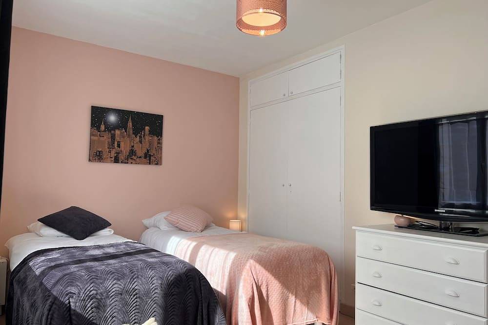 Appartement entier, Grand appartement indépendant avec jardin, au calme dans maison in Le Poët, Région de Gap