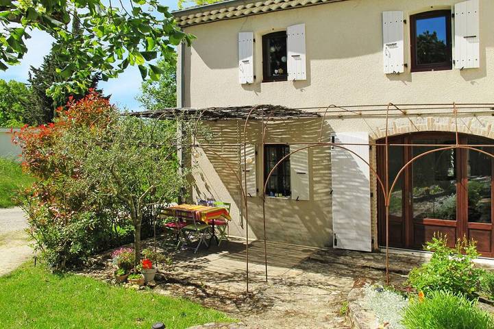 Gîte pour 2 personnes, avec jardin à La Touche