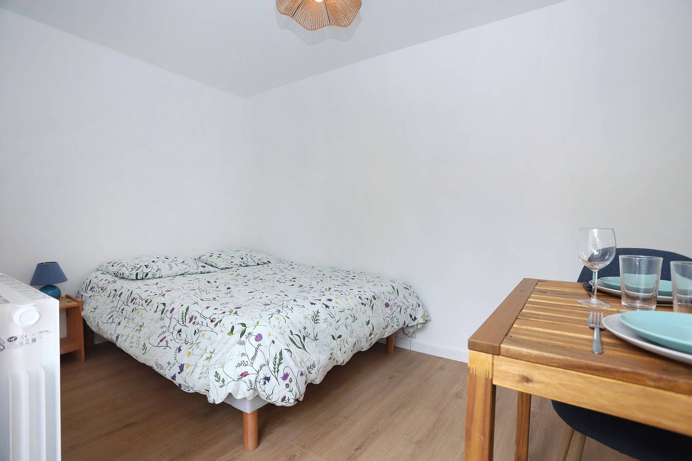 Apartamento entero, Studio Granit - 10 km de la plage & jardin partagé in Dol-de-Bretagne, Región de Saint-Malo