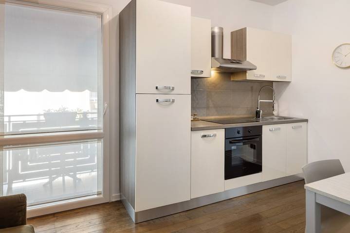Entire apartment, Apartment 'Appartamento Bettin' with Private Terrace, Wi-Fi and Air Conditioning in Spiaggia di Levante (Caorle), Caorle