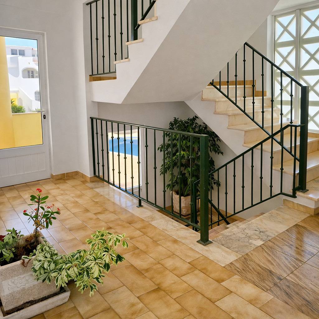 Apartamento entero, T2 Golfinho, com terraço, Bbq, wifi e piscina in Albufeira, Distrito de Faro
