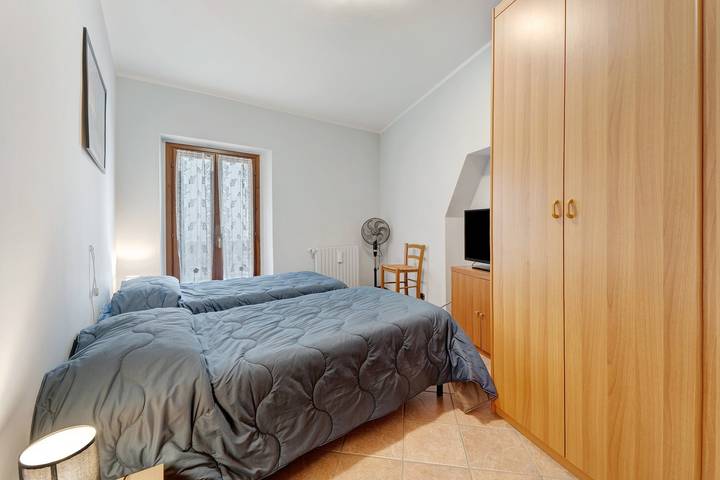 Apartamento entero, Apartamento 'Centenario Affittacamere' con Wi-Fi y aire acondicionado in Fara Novarese, Provincia de Novara