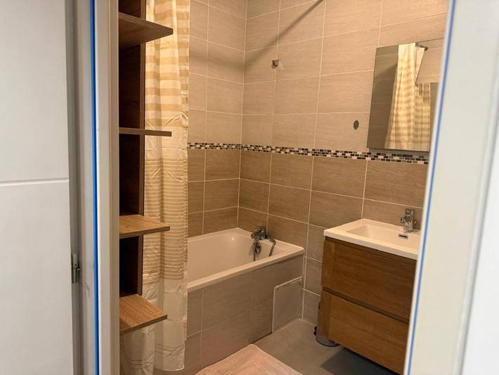 Gîte pour 8 personnes, avec terrasse et vue à Lunel-Viel - 3