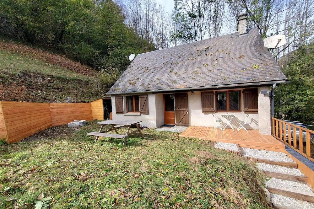 Le P'tit Chalet, at 1000m altitude in Campan, Nationalpark Pyrenäen