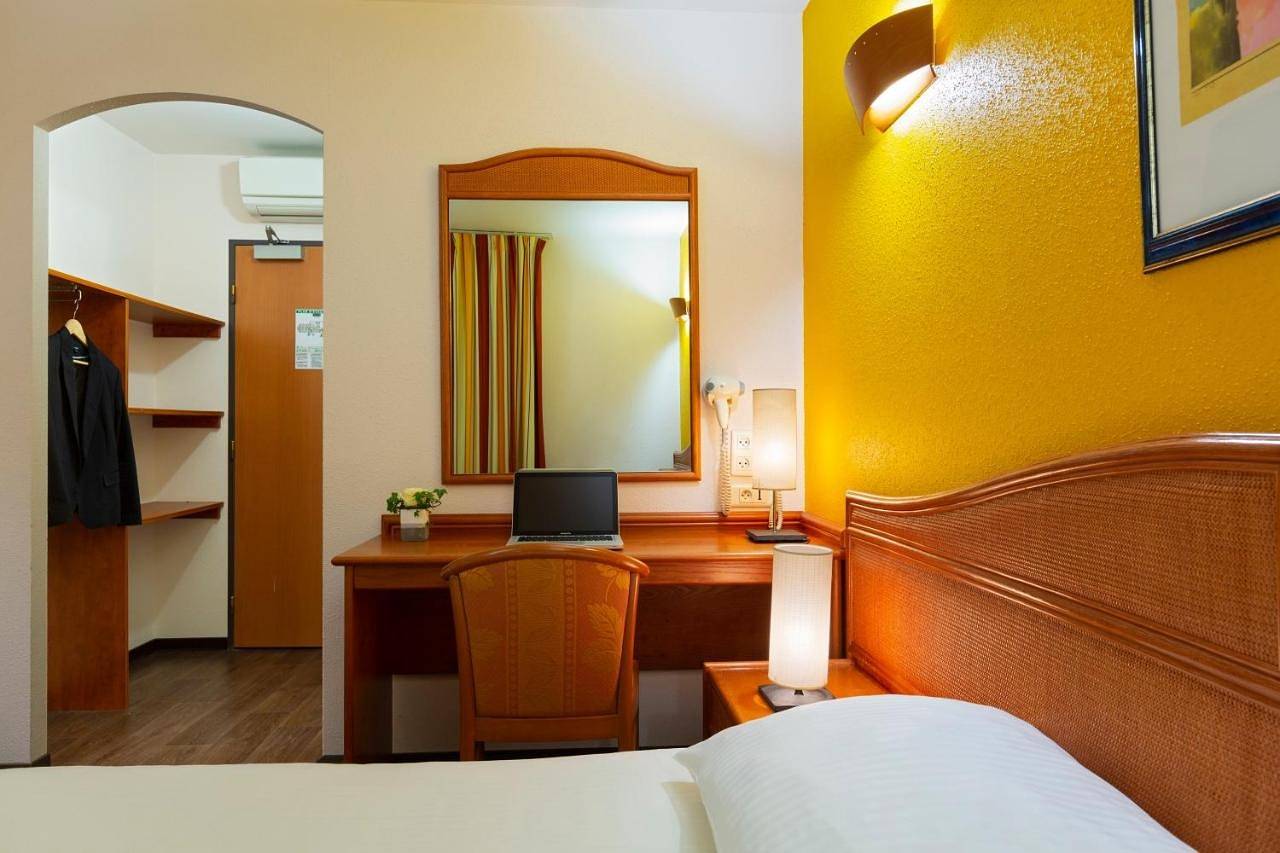 Hotel Roi Soleil Strasbourg Aéroport in Holzheim, Région de Strasbourg