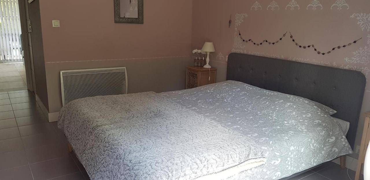 Triple Room with Private Bathroom in Ruaudin, Sarthe