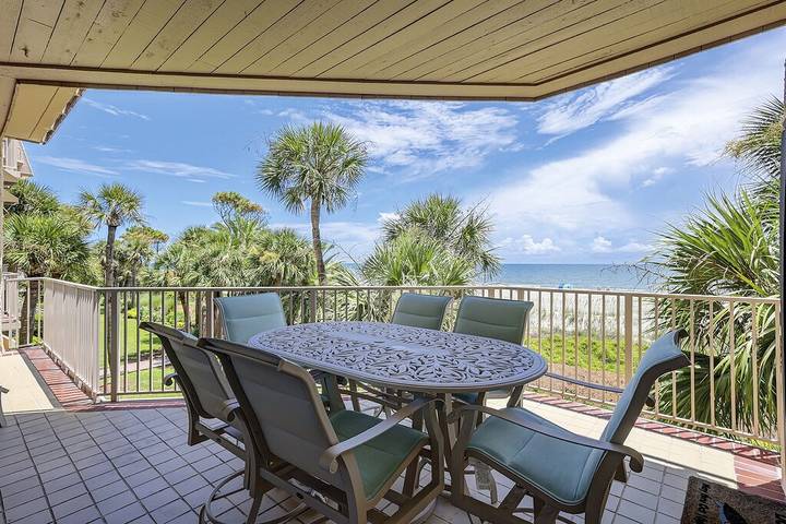 Villa for 8 people, with pool and balcony in South Carolina