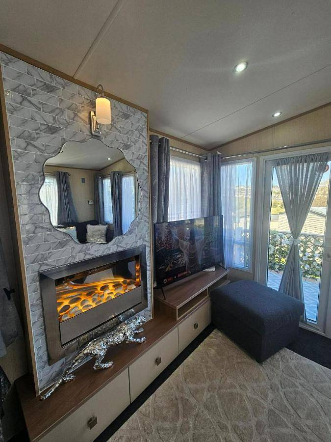 Glamping for 7 people, with Hot tub and Terrace as well as Garden and Pool in Paignton