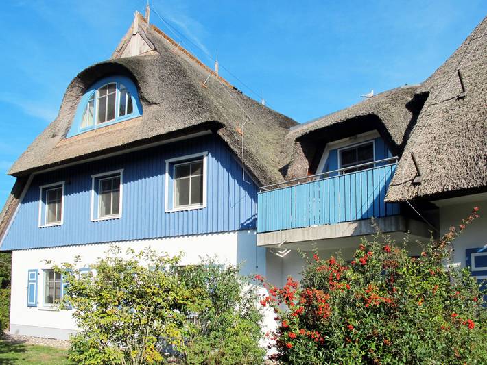 Ferienwohnung für 2 Personen, mit Balkon und Garten sowie Sauna in Wieck am Darß