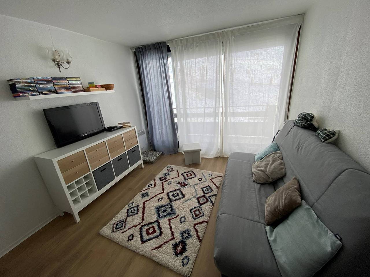 Entire studio, Studio with balcony, free parking, near slopes in La Pierre Saint-Martin, Arette