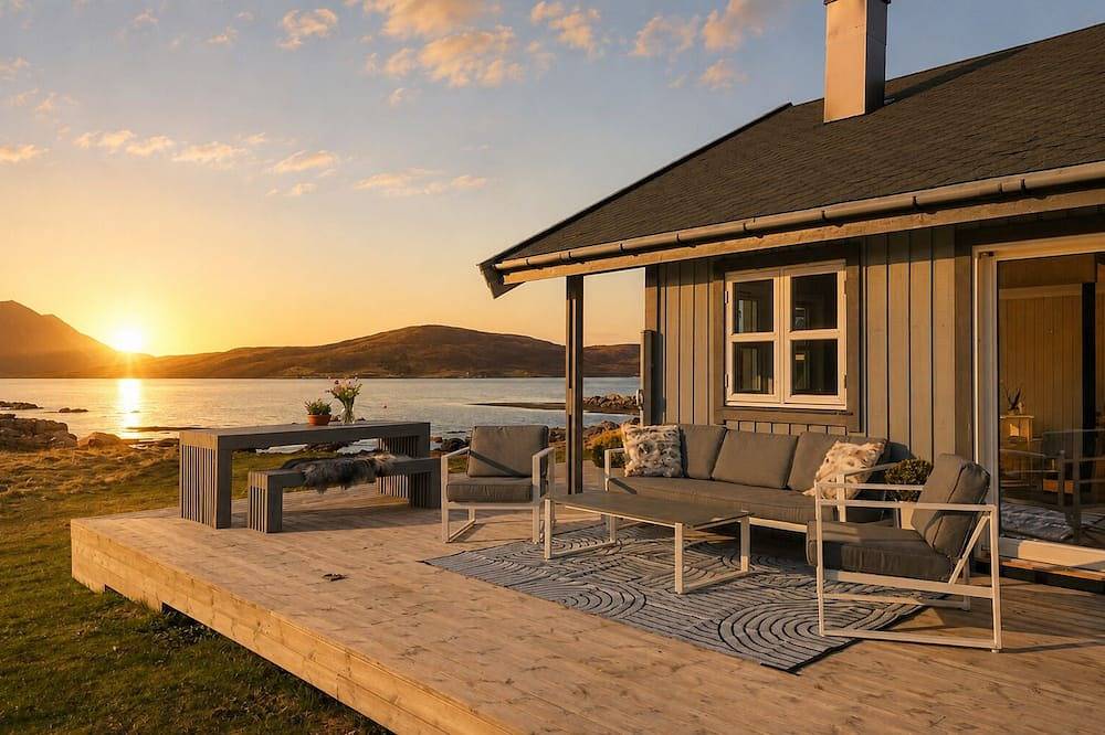 Oceanview Cabin Sleeps 6 - Sauna - Private Terrace in Straumsjøen, Bø (Vesterålen)