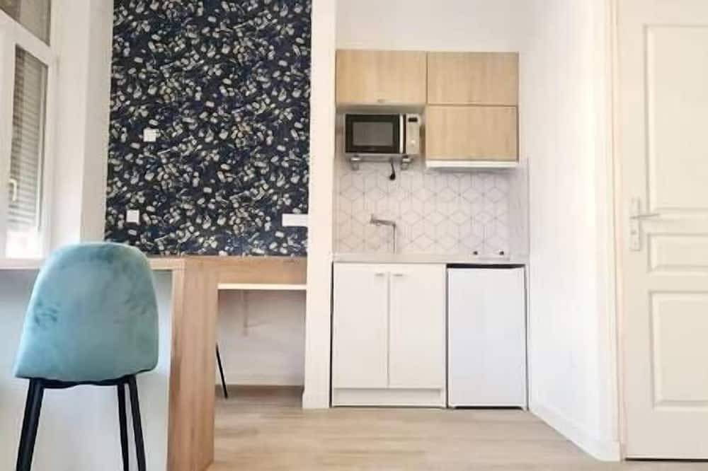 Appartement entier, Studio entièrement rénové. in Cambrai, Département Nord