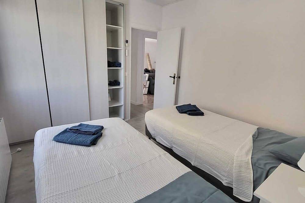 Charming villa with swimming pool, very well equipped and 900m from the beach in Torredembarra, Costa Dorada