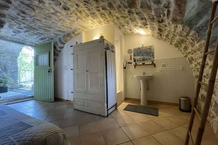 Chambre d’hôte pour 2 personnes à Saint-Alban-Auriolles - 2