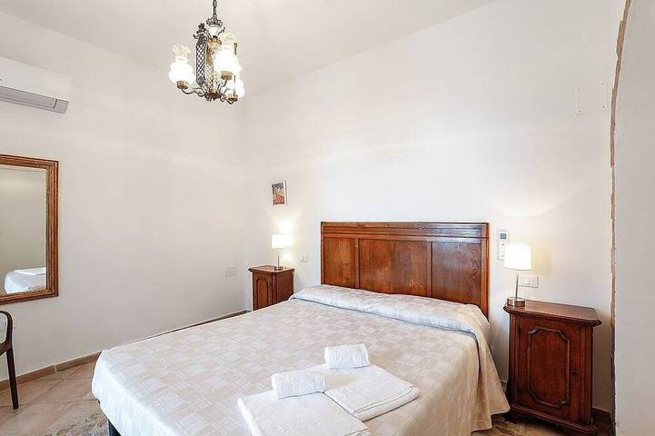 Villa Campoluce: Un'accogliente villa su due piani situata in posizione tranquilla. in Cupra Marittima, Riviera delle Palme