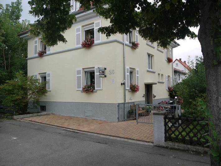 Ferienwohnung für 3 Personen, mit Terrasse und Garten