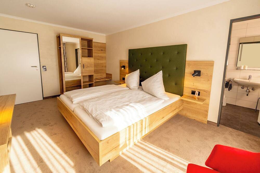 Ganze Wohnung, Schwarzwald - Doppelzimmer mit Balkon und Tv in Elzach, Mittlerer Schwarzwald