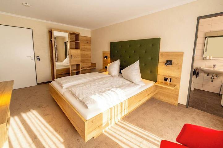 Ganze Wohnung, Schwarzwald - Doppelzimmer mit Balkon und Tv in Elzach, Mittlerer Schwarzwald