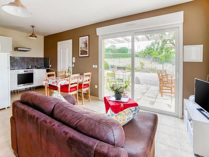 Location de vacances pour 2 personnes, avec terrasse ainsi que piscine et jardin dans Largentière - 3