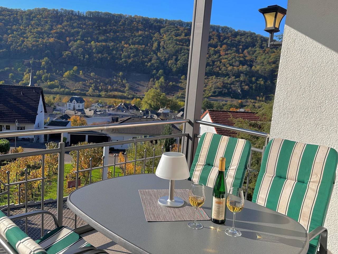 Ganze Ferienwohnung, Ferienwohnungen "Haus Berghof" - Kleine Auszeit Fewo Nr 10 in Neumagen-Dhron, Bernkastel-Kues & Umgebung