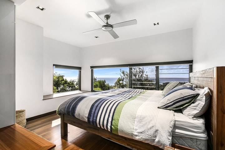 Holiday home for 8 people, with balcony in North Stradbroke Island