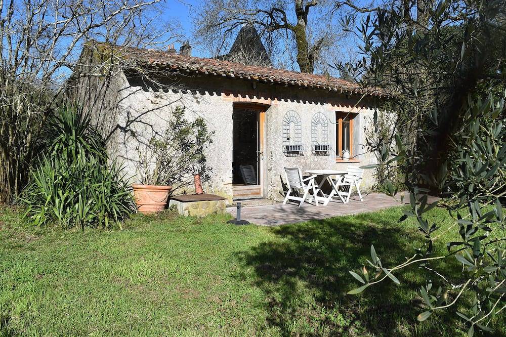 The grape-picker's cottage in a peaceful setting in Saint-Julien-de-Concelles, Nantes region