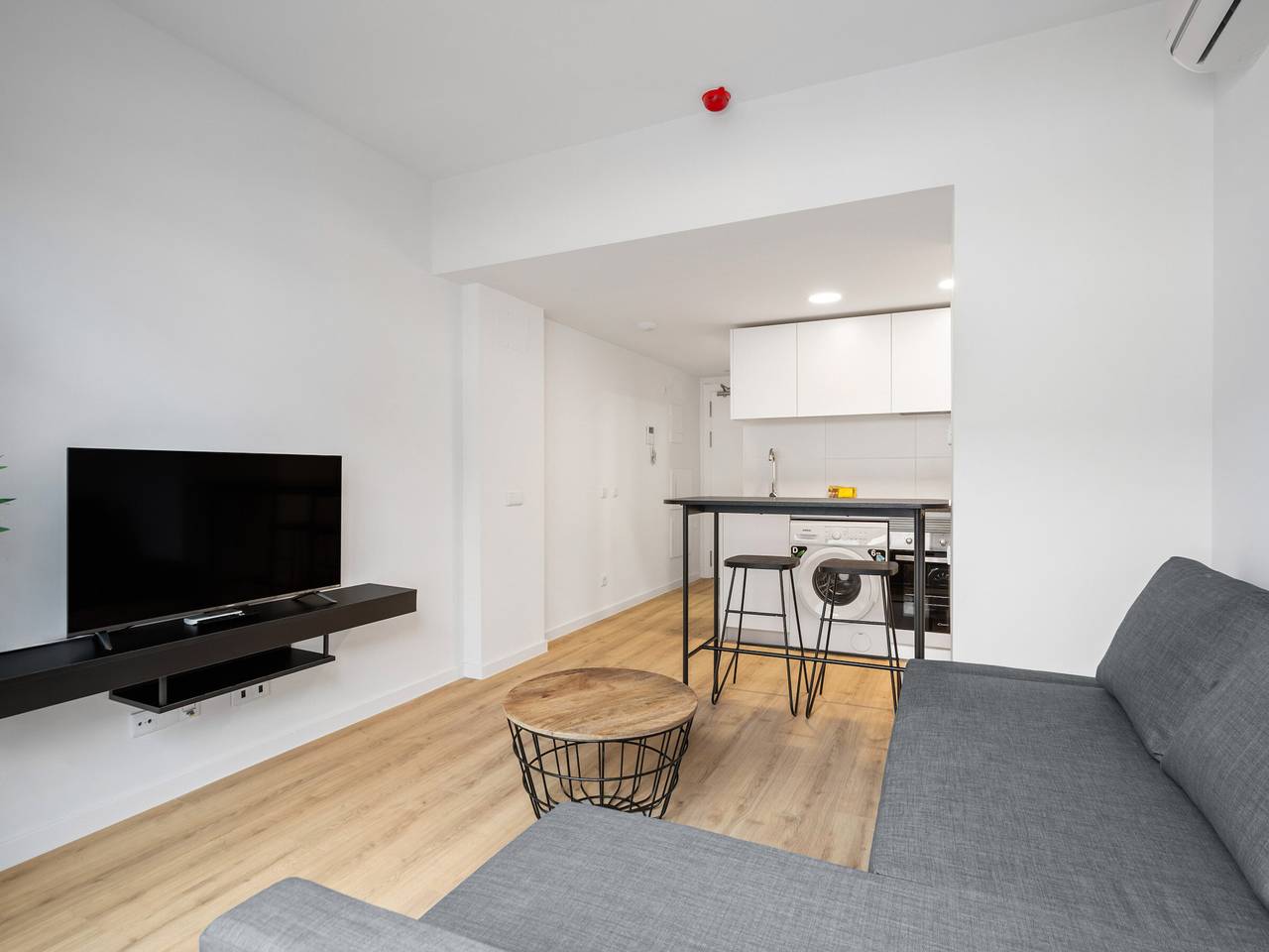 Hel lägenhet, Modern studio, Ac and pool - 2 guests in San Sebastián de los Reyes, Madrid Province