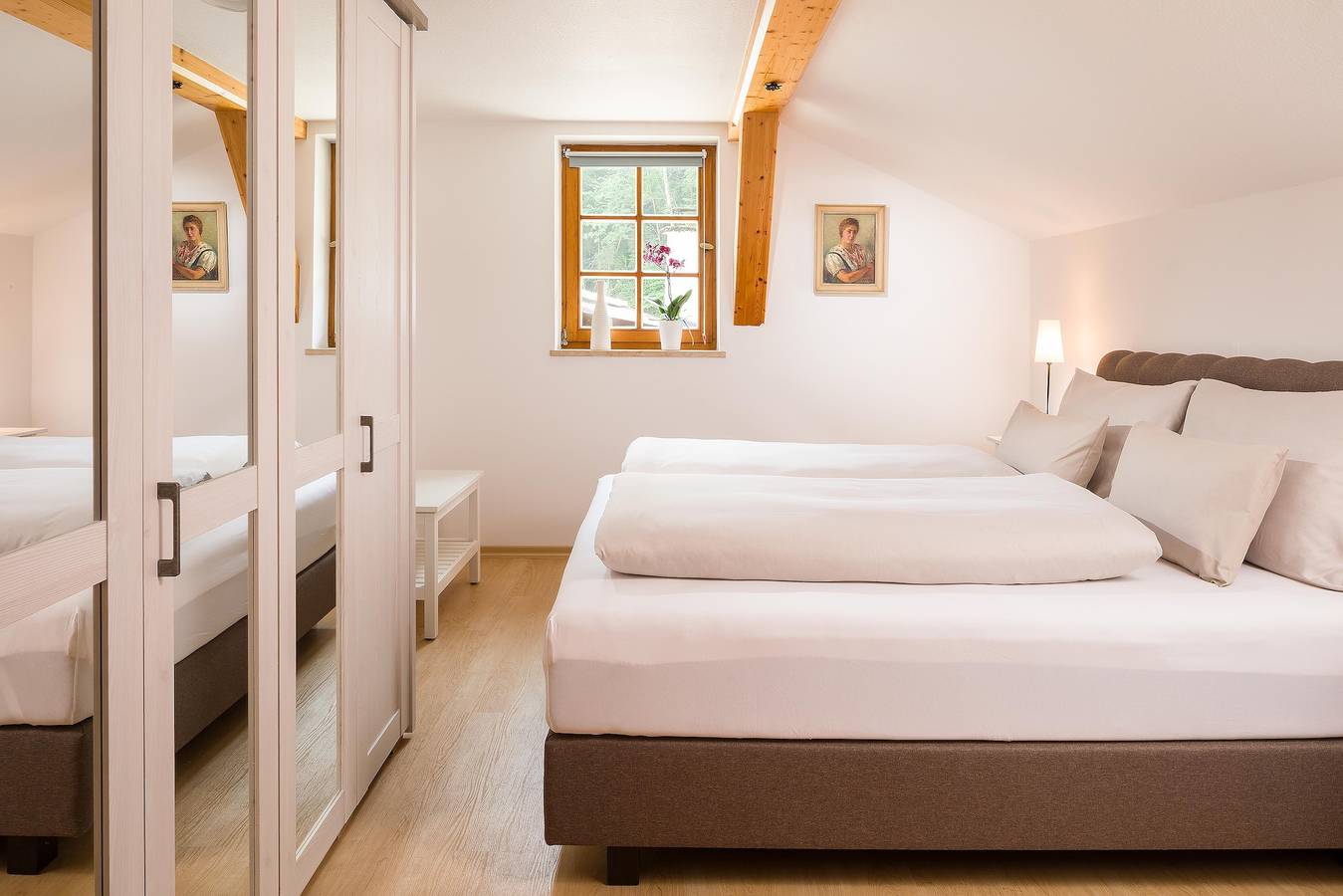 Ganze Ferienwohnung, Landhaus Klara - Landhaus Klara, 1-4 Pers., 75m², Sz, Wsz, Du/Wc, Bk in Bischofswiesen, Berchtesgadener Alpen