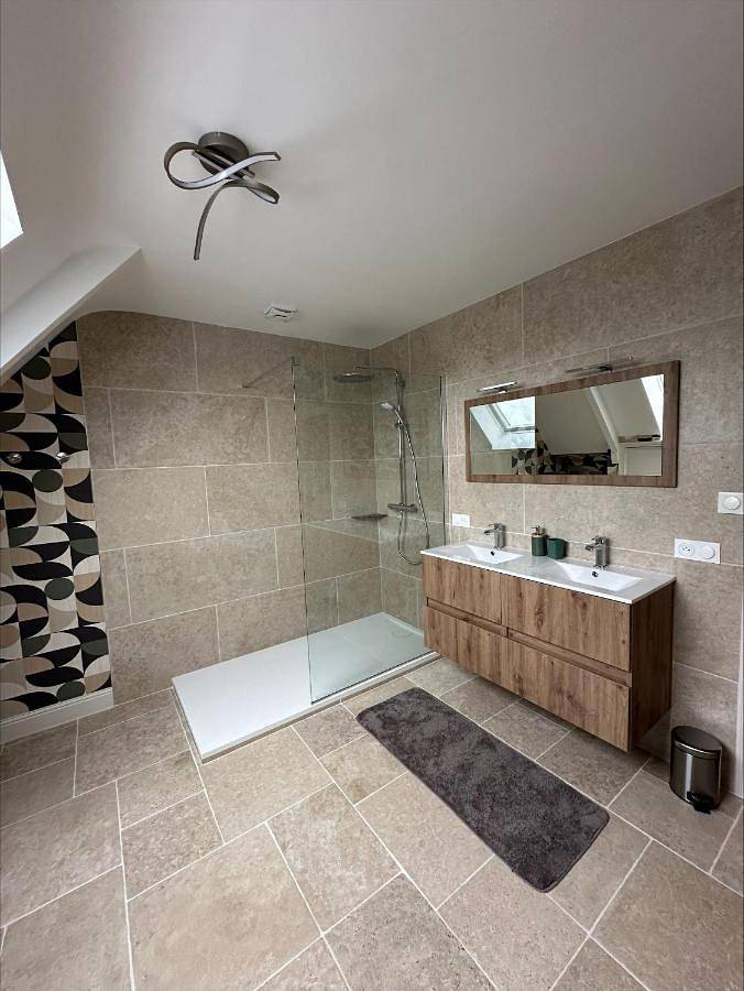 Double Room with Private Bathroom in Antrain, Fougères-Vitré