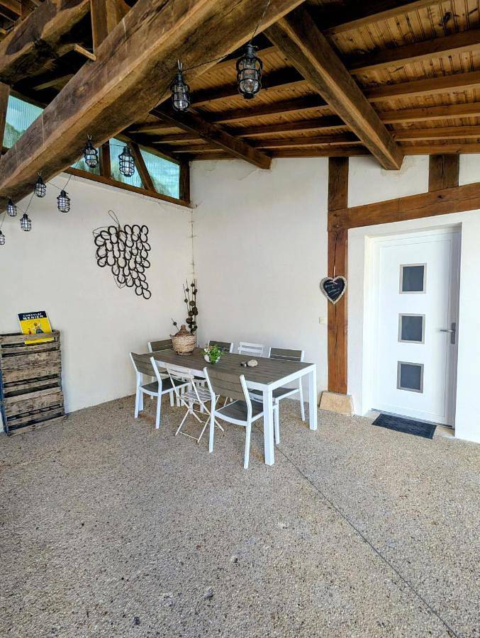 Location de vacances pour 5 personnes, avec Terrasse ainsi que Jardin et Vue à Chablis - 3
