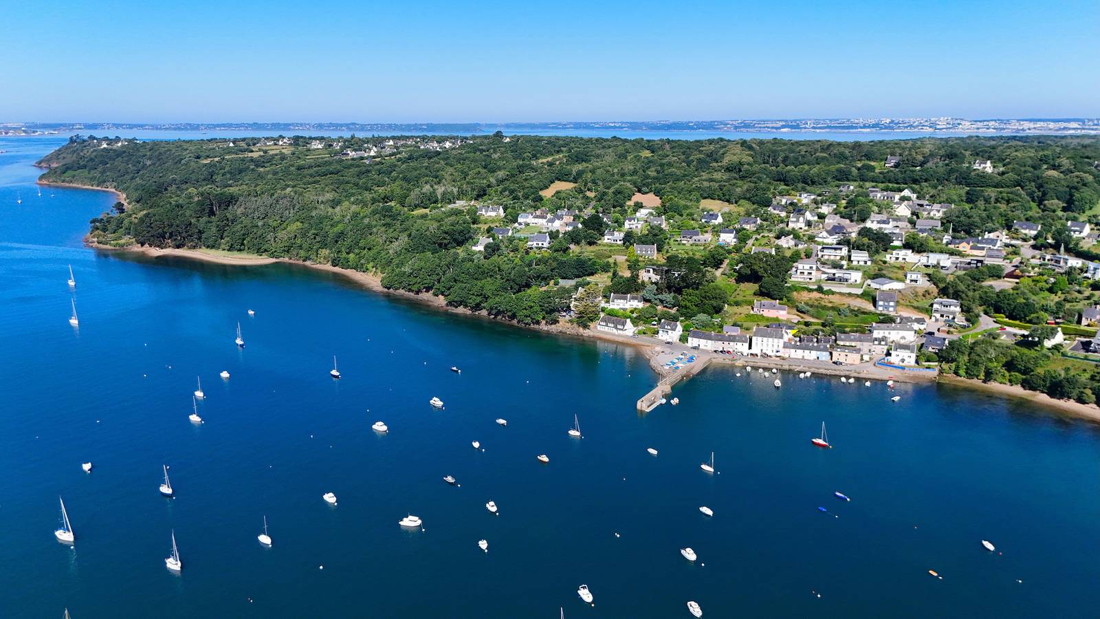 Vue mer, jolie maison de vacances *Lauberlach* in Plougastel-Daoulas, Région de Brest