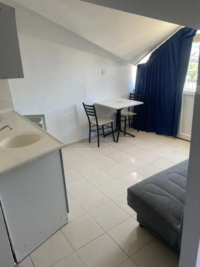 Apartmenthotel for 4 people, with pool and garden as well as view - 1