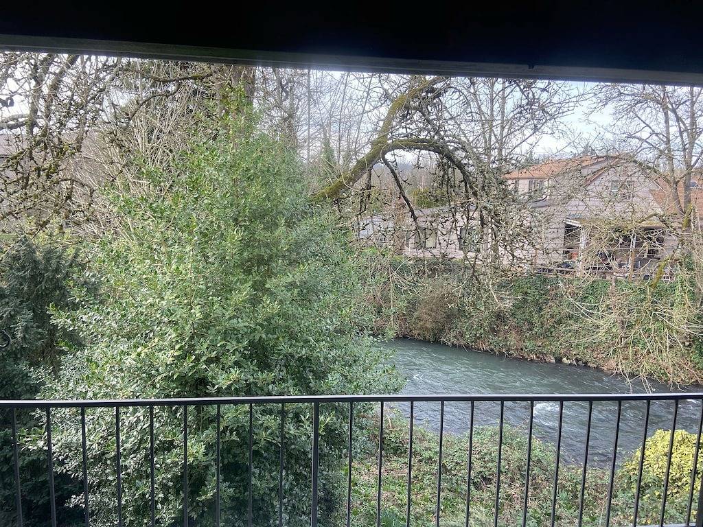 Ganze Wohnung, Large Upstairs 2 Bed 2 Bath condo Creek View! in Salem (OR), Willamette Valley
