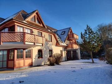 Ferienwohnung für 4 Personen, mit Seeblick und Balkon, kinderfreundlich in Wustrow