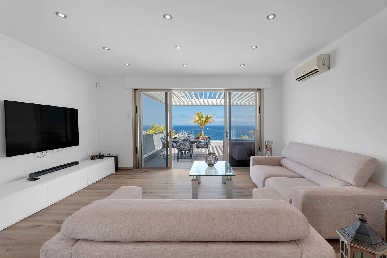 Villa de vacaciones 'Arenas 3 Playa La Arena' con vistas al mar, Wi-Fi y aire acondicionado in Puerto de Santiago, Santiago del Teide