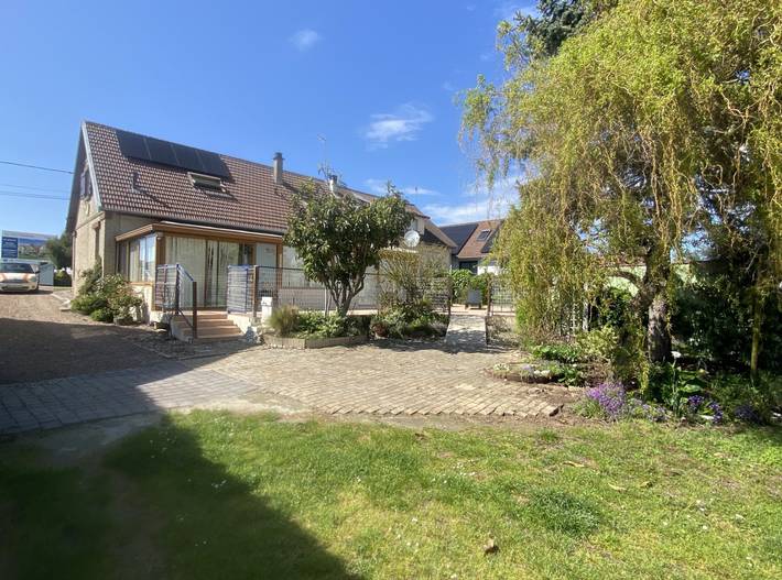Gîte pour 10 personnes, avec jardin et terrasse