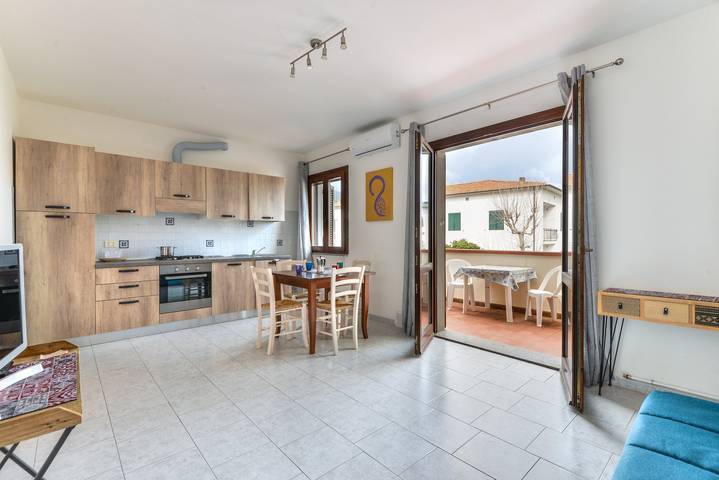 Ganze Wohnung, Apartment 'Jolanda' mit privater Terrasse in Marina di Campo, Campo nell'Elba