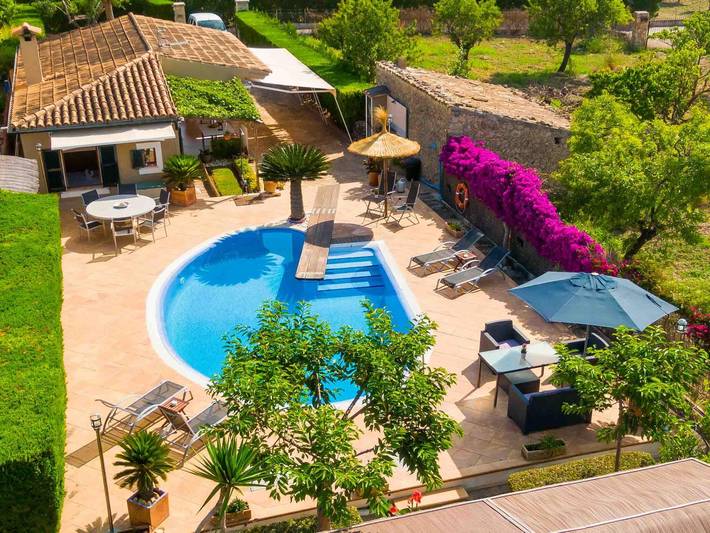 Villa for 2 people, with Balcony/Terrace and Garden as well as Pool in Majorca