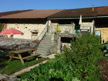 Gîte pour 5 personnes, avec jardin dans l' Ain
