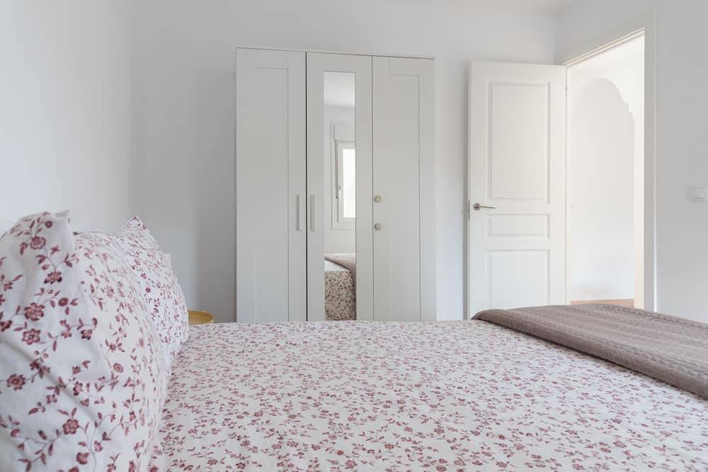 Entire apartment, Newly Renovated Apartment in the center of Estepona! in Estepona Old Town, Estepona