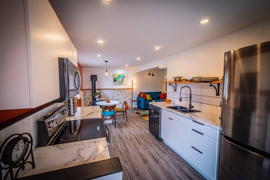 Galerie Suite mit spektakulärer Aussicht! in Nelson, Whitewater Ski Resort