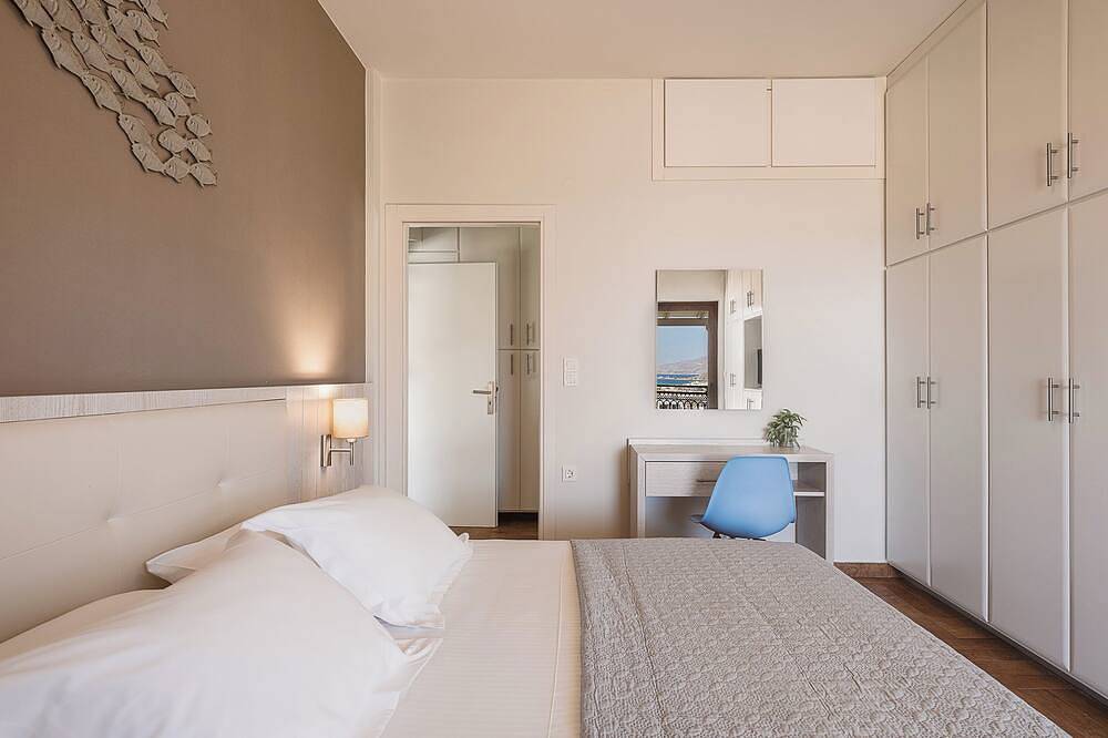 Luxurious Villa with sensational view of Cretan Sea in Kissamos, Chania und Umgebung